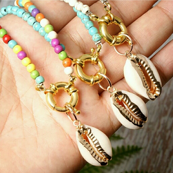 Natural Cowrie Shell Necklace - Picture 6 of 8